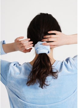 Велюровая резинка для волос скранч SOFT WINTER elastic blue (голубой)