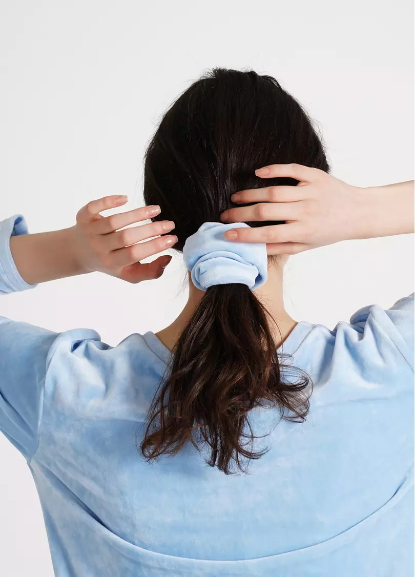 Велюровая резинка для волос скранч SOFT WINTER elastic blue (голубой)