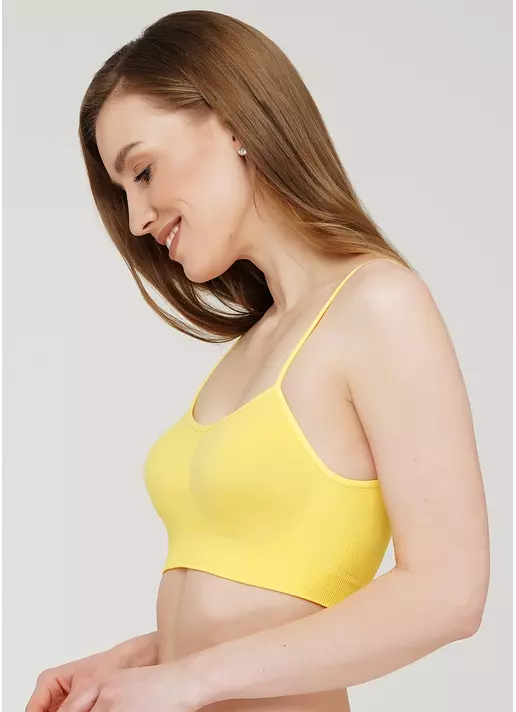 Бесшовный топ на тонких бретелях CAMI TOP illuminating (желтый)