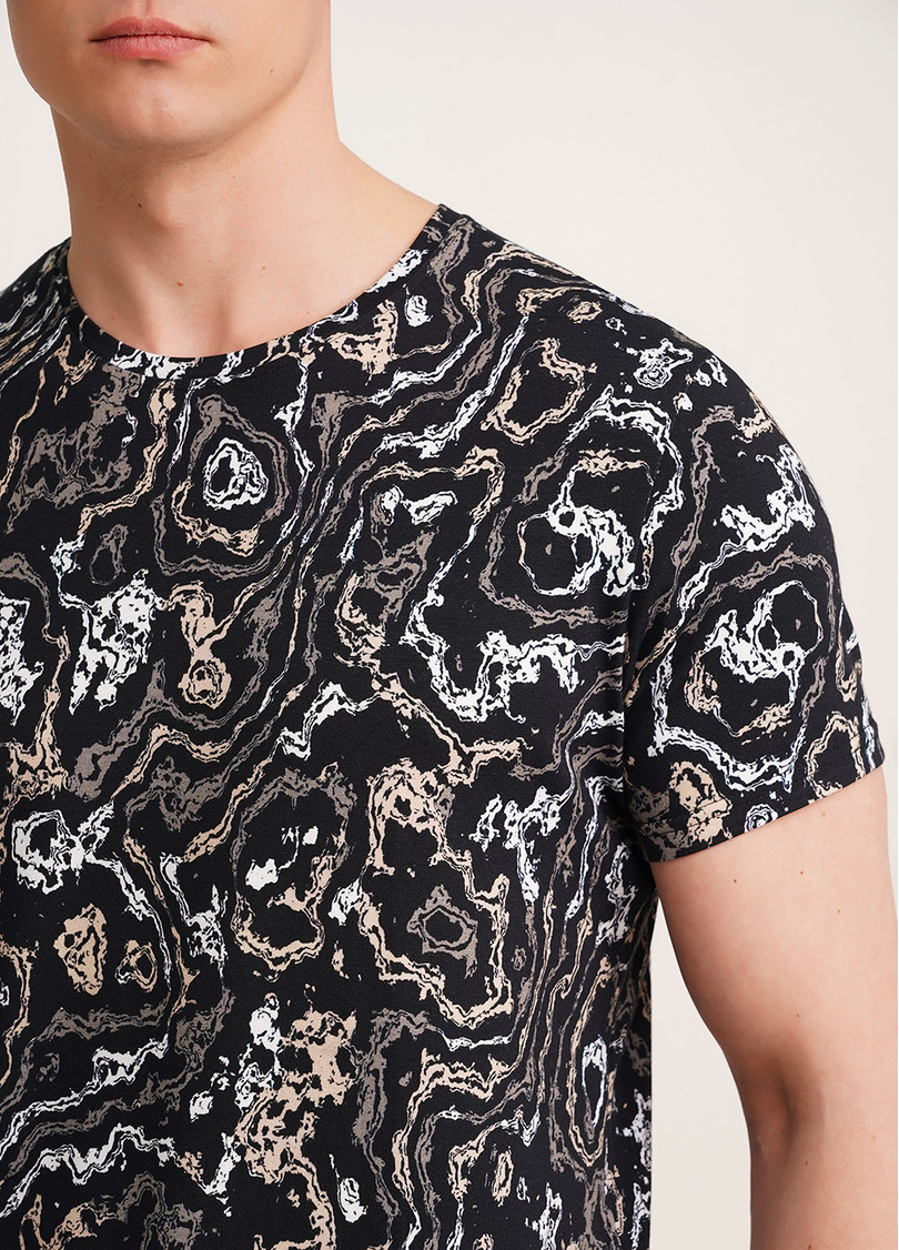 Футболка чоловіча з принтом COUNTRY PRINT 4601/010 abstract print (чорний)