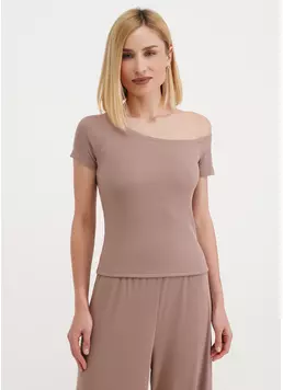 Футболка з асиметричним вирізом в рубчик RIB 4811/010 light beige (бежевий)