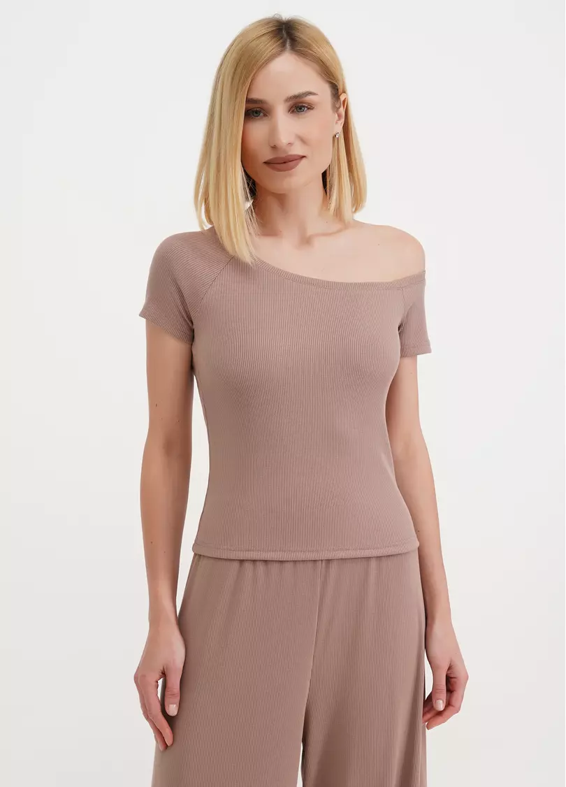 Футболка с ассиметричным вырезом в рубчик RIB 4811/010 light beige (бежевый)