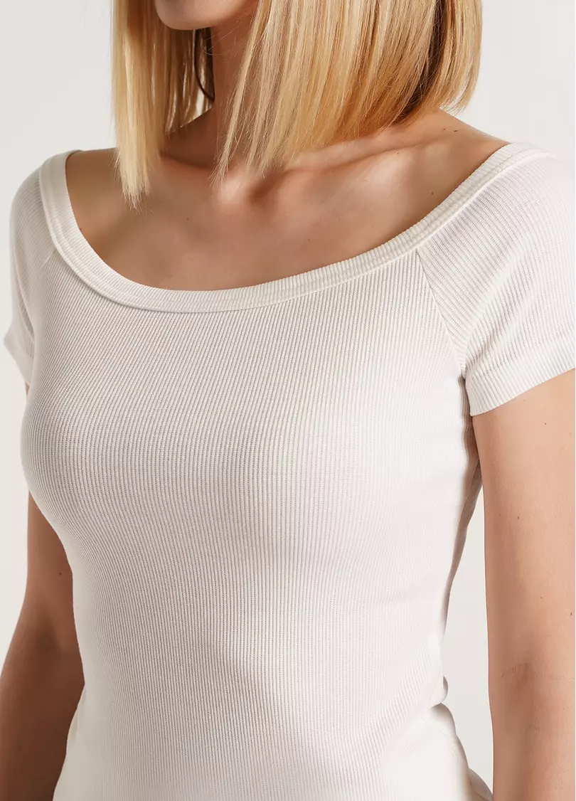 Футболка с вырезом в рубчик RIB 4812/010 milk (белый)