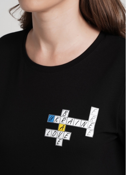 Бавовняна футболка з принтом "Love. Ukraine. Brave. Free." T-shirt print 4802/60 black/crossword (чорний)