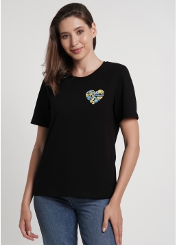 Хлопковая футболка с надписью Ukraine в цветочном орнаменте T-shirt print 4802/60 black/heart (черный)