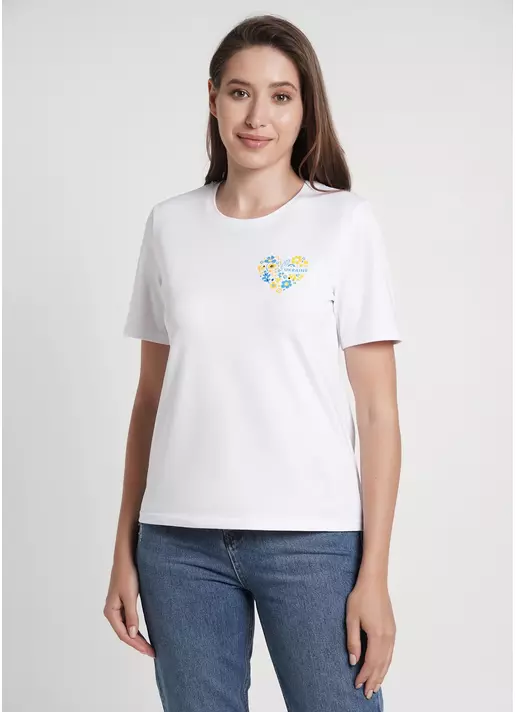 Хлопковая футболка с надписью Ukraine в цветочном орнаментеT-shirt print 4802/60 white/heart (белый)