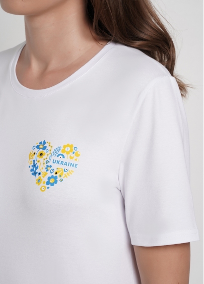 Бавовняна футболка з написом Ukraine у квітковому орнаменті T-shirt print 4802/60 white/heart (білий)