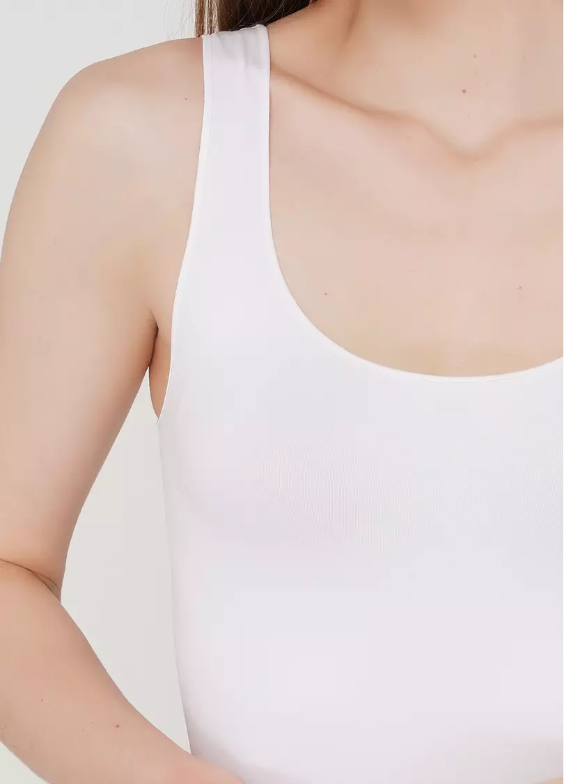 Безшовна майка на широких бретелях TANK (білий)
