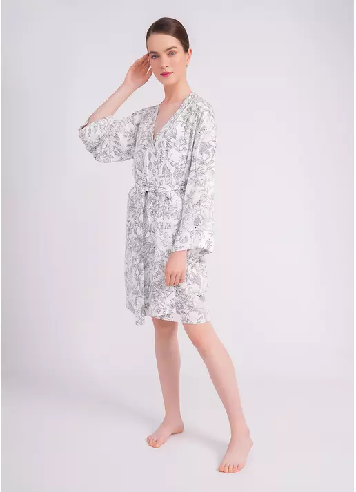 Халат с вискозы в цветы FLOSSED IN FLOWERS 7336/040 white/black floral print (белый)