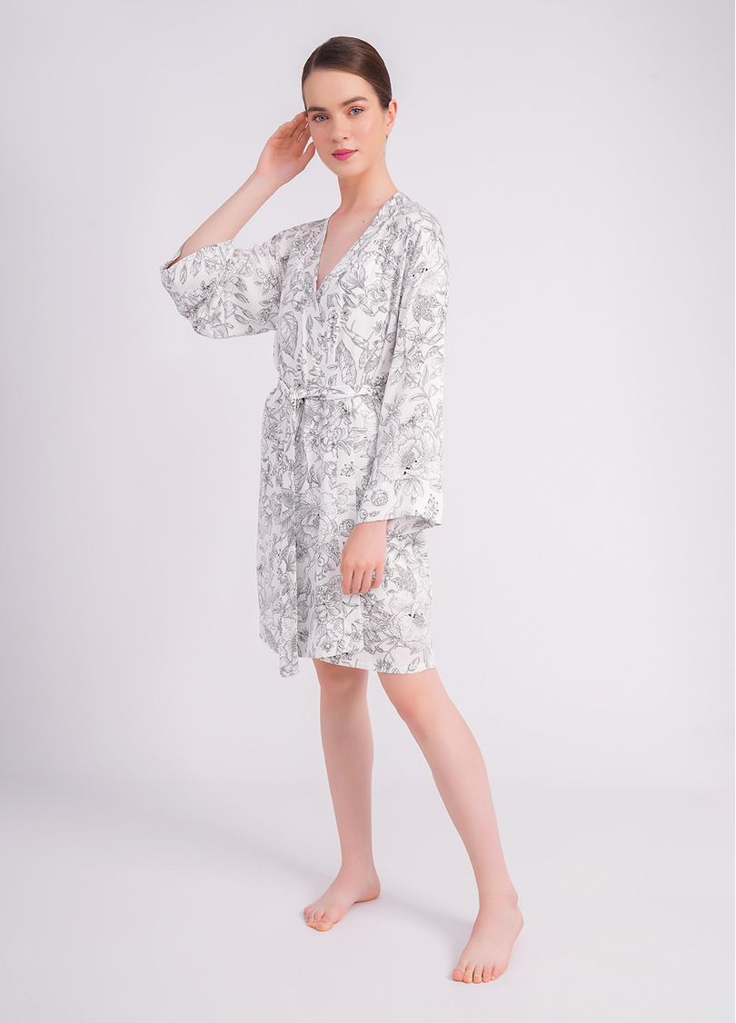 Халат з віскози в квіти FLOSSED IN FLOWERS 7336/040 white/black floral print (білий)
