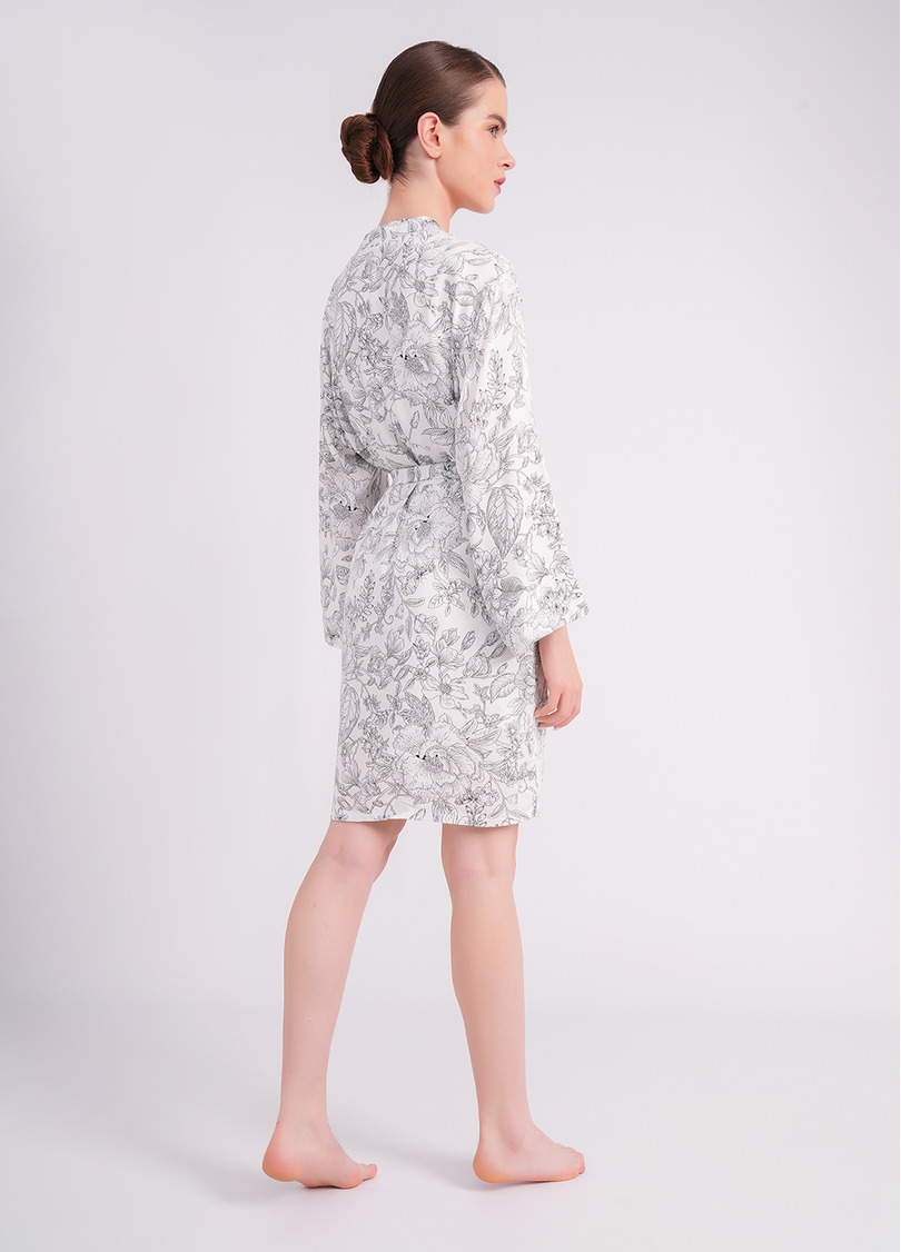 Халат з віскози в квіти FLOSSED IN FLOWERS 7336/040 white/black floral print (білий)