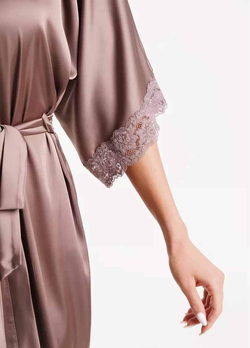 Короткий халат с кружевом HELENA 7212/051 chocolate (коричневый)