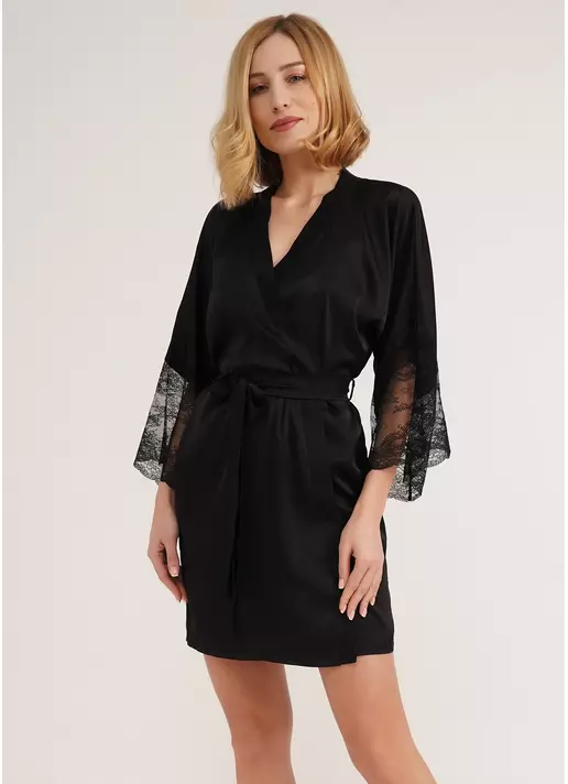 Короткий халат шовковий з мереживом на рукавах HELENA 7310/051 black (чорний)