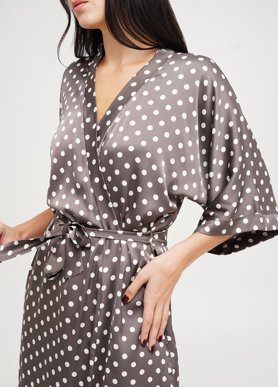Длинный халат из шелка в горох POLKA DOT 7205/050 cappuccino (коричневый)
