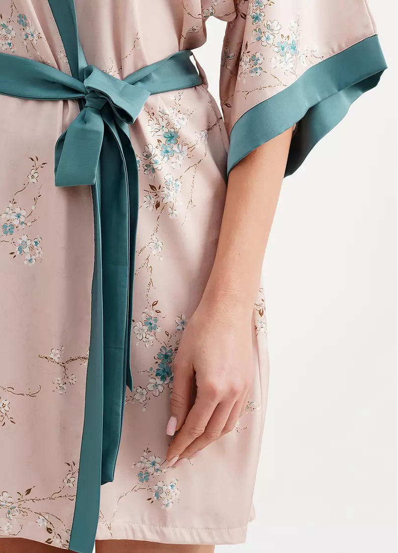 Шелковый халат в цветы сакуры SAKURA 7224/050 beige (бежевый)