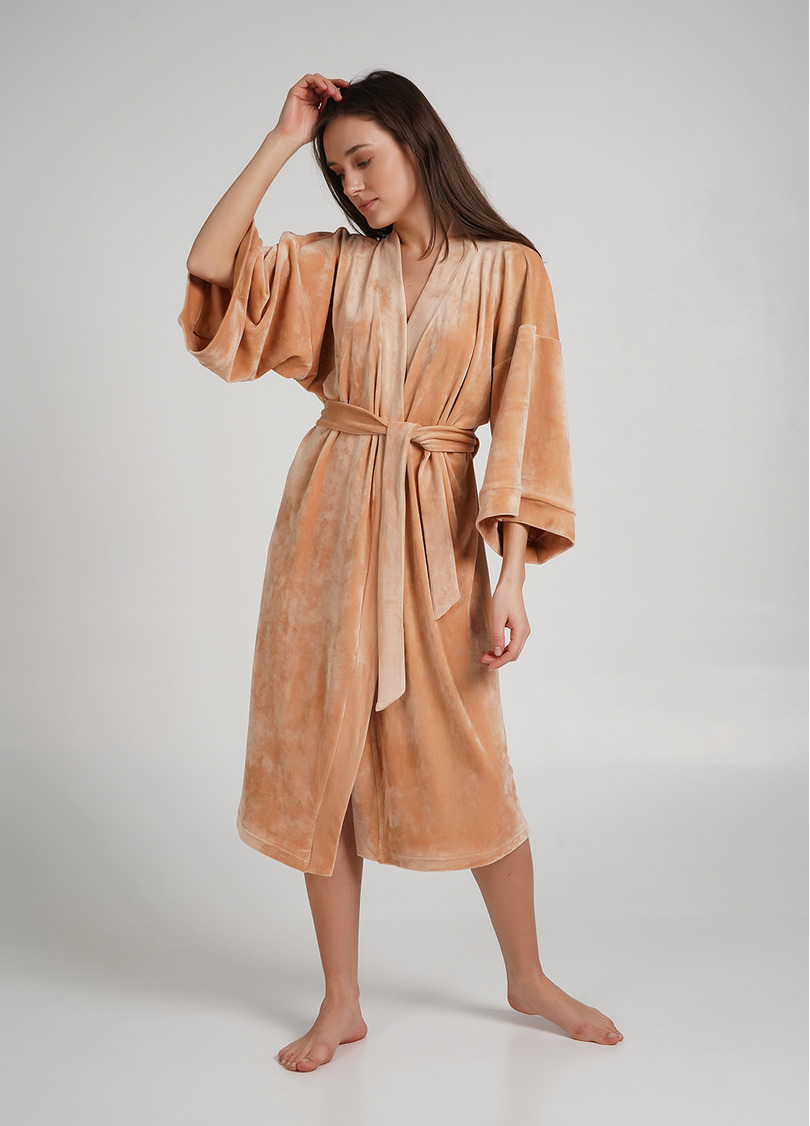 Довгий велюровий халат з широкими рукавами SOFT WINTER 7319/080 latte (бежевий)