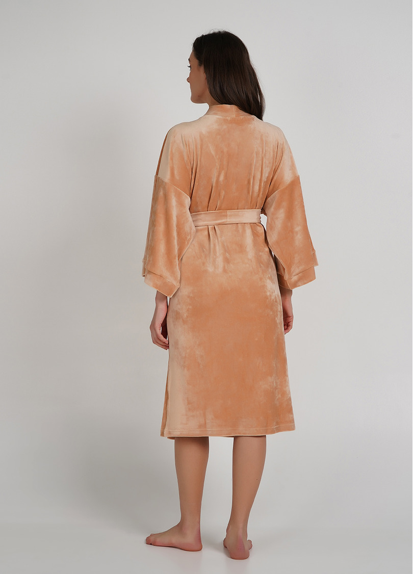 Довгий велюровий халат з широкими рукавами SOFT WINTER 7319/080 latte (бежевий)