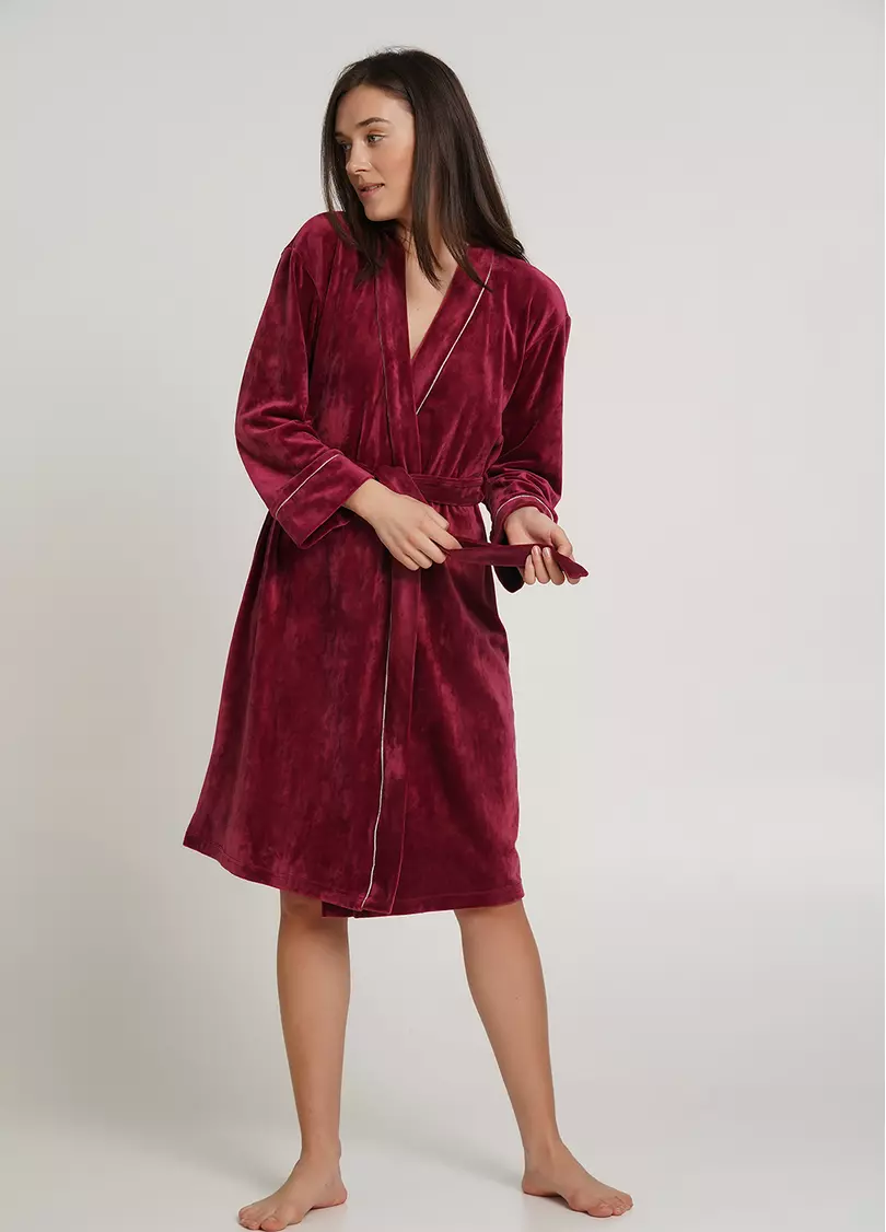 Велюровый халат с поясом SOFT WINTER 7320/080 burgundi (бордовый)