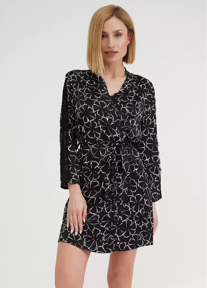 Шовковий халат у квіти з мереживом TIZIANA 7327/051 black/white clove (чорний)