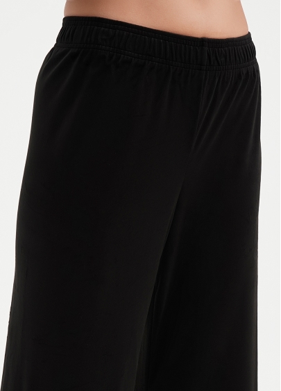 Велюровый комплект жакет на пуговицах и брюки SOFT WINTER 5509/080 black (черный)