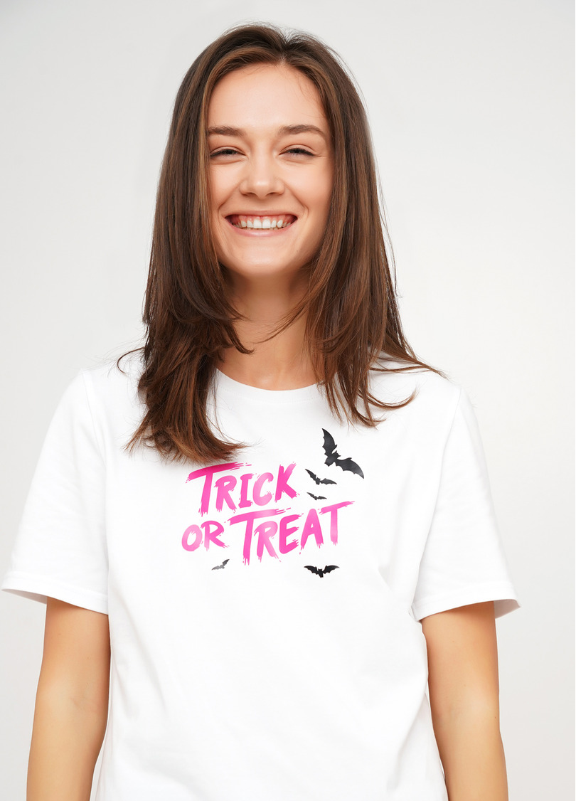 Коротка піжама бавовняна з принтом "Кажани" HALLOWEEN 6112/011 white/black (білий/чорний)