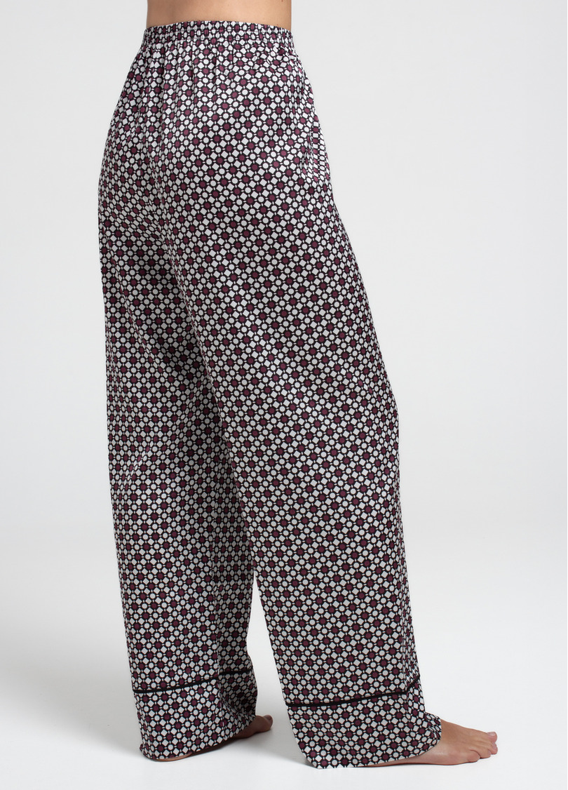 Шелковая пижама комплект NOIRE 5507/050 white/crushed berry rhomb (белый/бордовый)