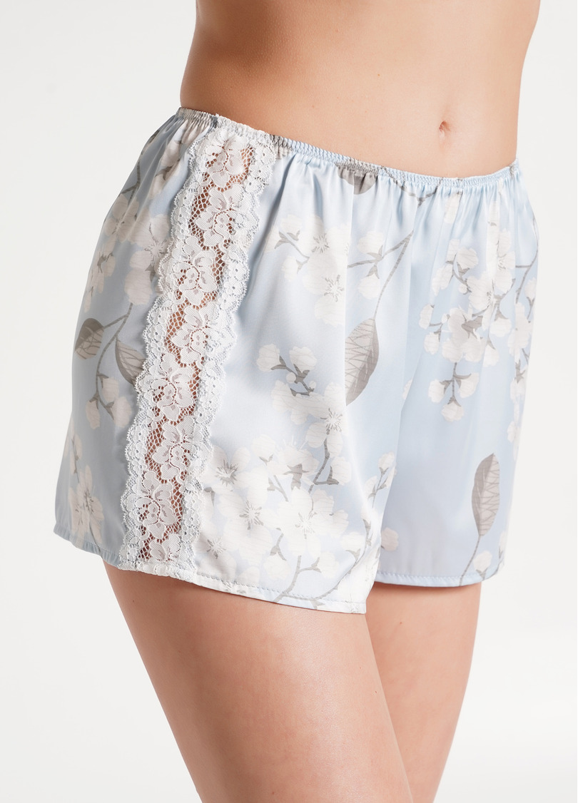 Шелковая пижама майка и шорты в цветы SAKURA 6032/051 blue (голубой)