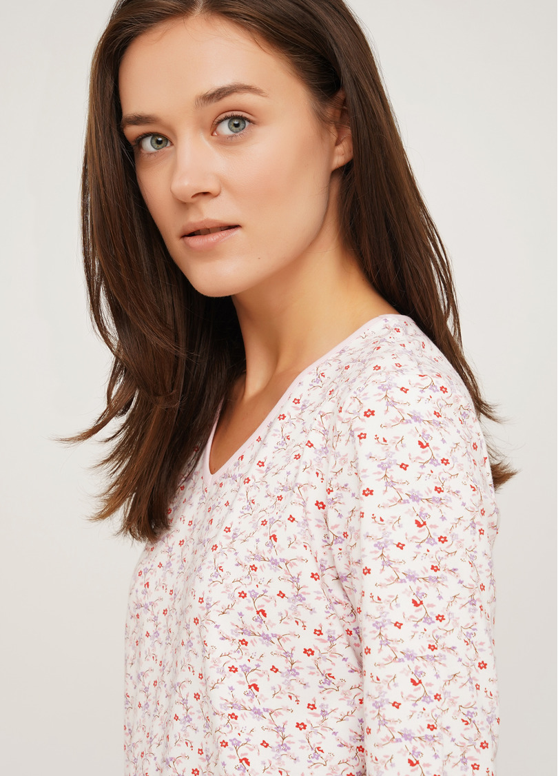 Хлопковая ночная рубашка в мелкий цветочный принт AMASING 8310/010 milk flower (белый)