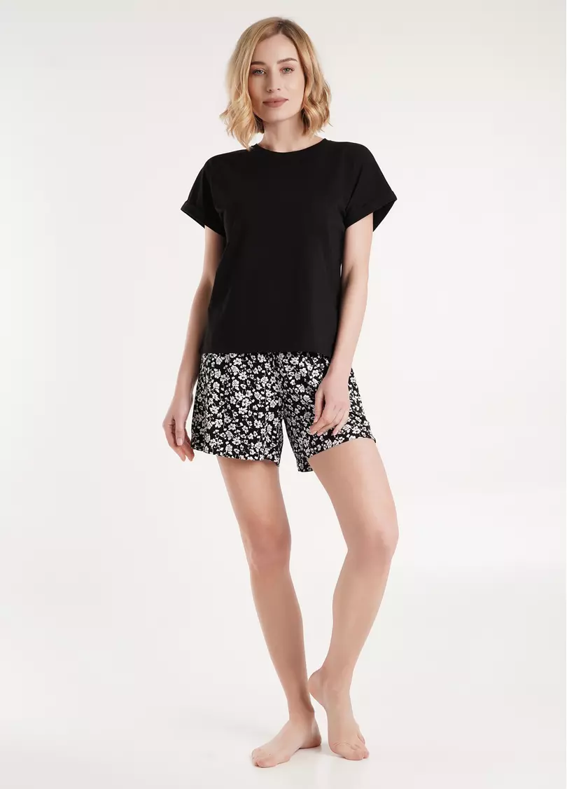 Шорти зі штапелю у квіти WILDFLOWERS 4213/040 black (чорний)