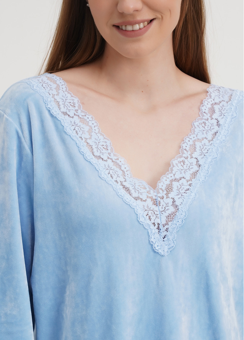 Велюровый топ с V-образным вырезом и кружевом SOFT WINTER 4411/081 blue (голубой)
