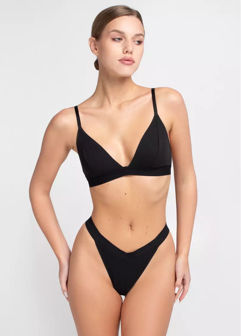 Бюстгальтер с треугольными чашками из хлопка L1530A (черный)