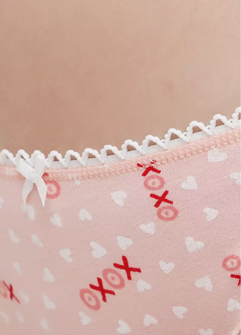 Трусы бразилиана из хлопка с рисунком сердечек Amour 2206/60 peach hearts