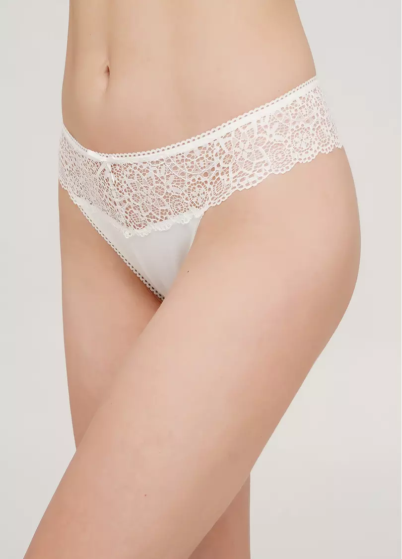 Кружевные трусики стринги JESSICA 2101/02 whisper white (белый)