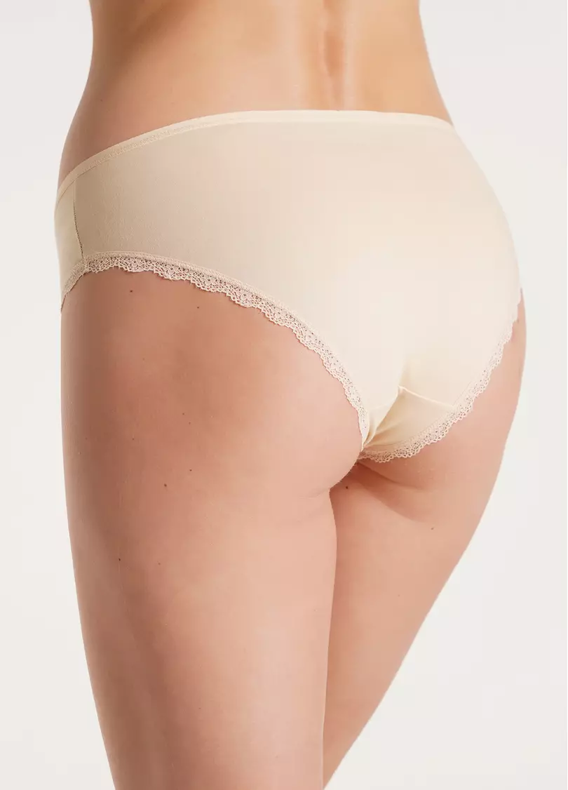 Трусы слипы из хлопка и кружева Leila lace 2301/60 beige (бежевый)