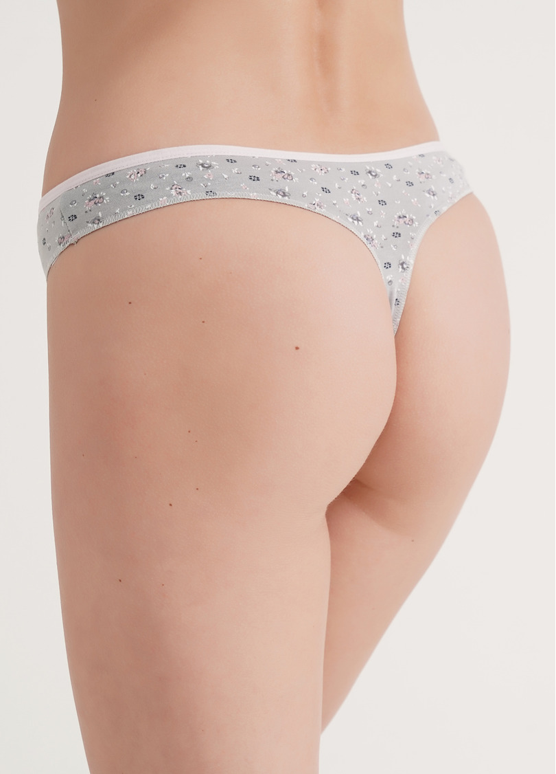 Трусики стринги с цветочным узором Leila print 2112/60 flowers (серый)
