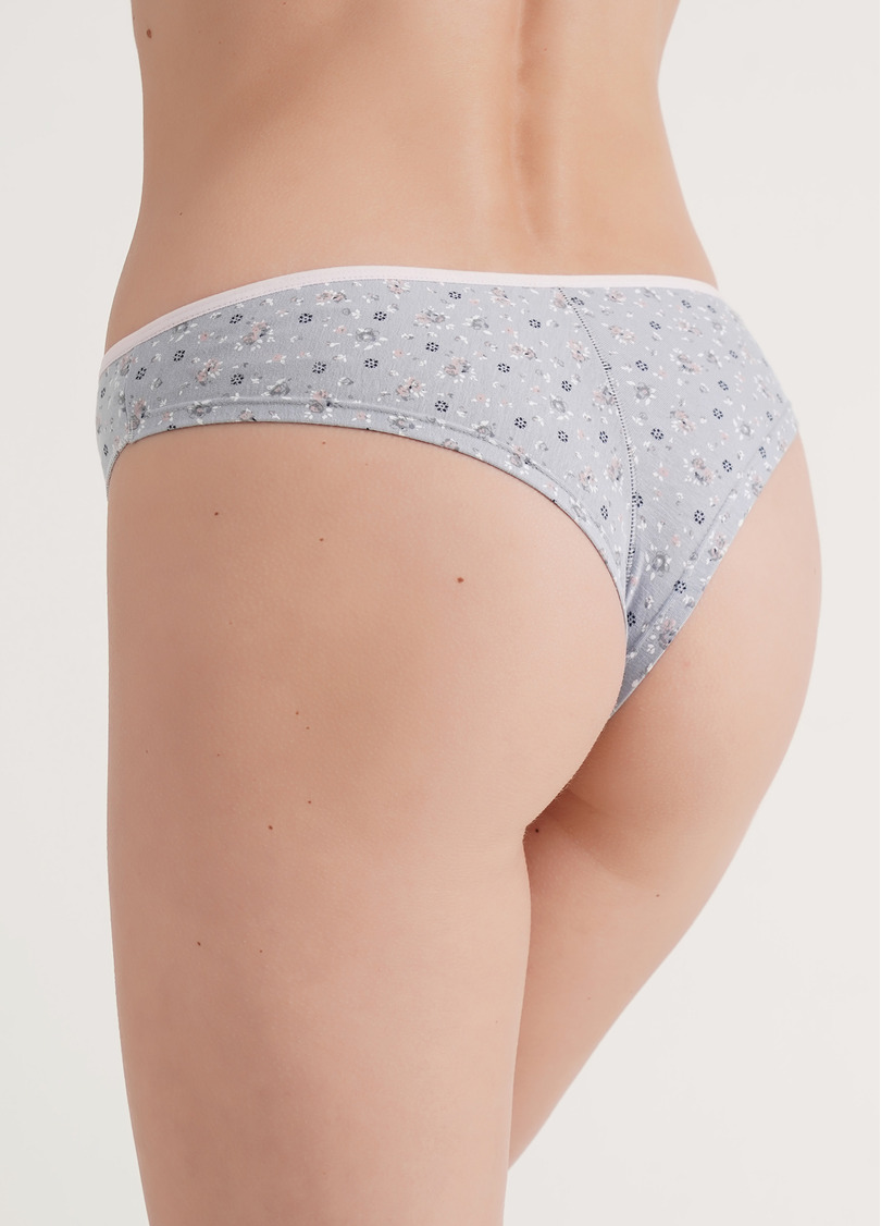Бавовняні трусики бразиліана у квіти Leila print 2223/60 flowers (сірий)