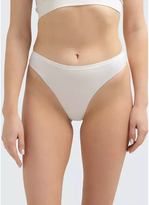 Безшовні стрінги STRING BRIEFS COLOR cloud dancer (білий)