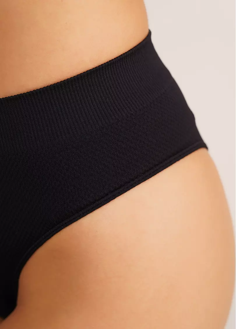 Безшовні стрінги з фактурним візерунком STRING BRIEFS GRAIN black (чорний)