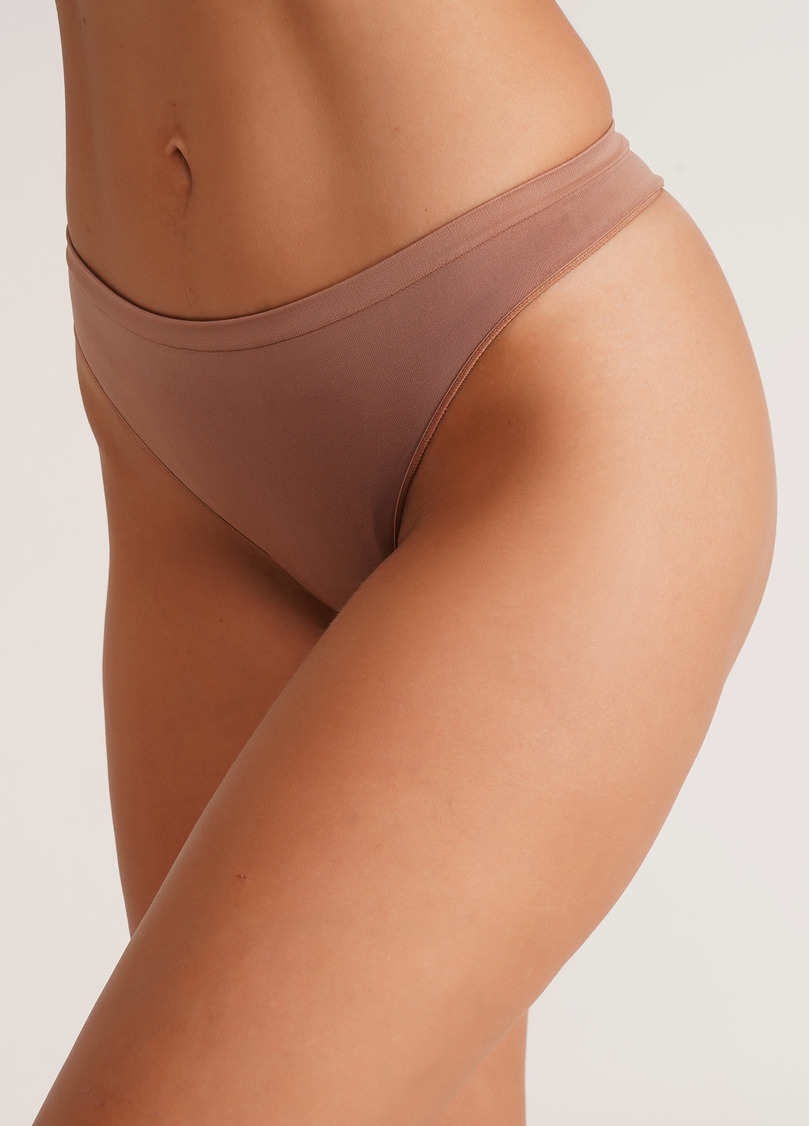Бесшовные стринги STRING BRIEFS COLOR mokko (коричневый)