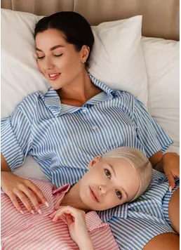 Короткая пижама из шелка NAP QUEEN 6604/050 white/dull blue (белый/голубой)