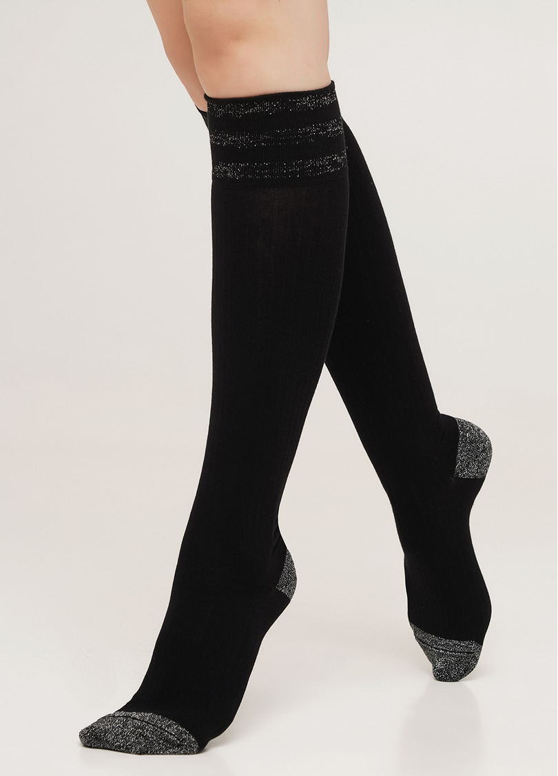 Хлопковые гольфы в рубчик с люрексом WG1 LUREX RIB 002 black/silver metallic (черный)