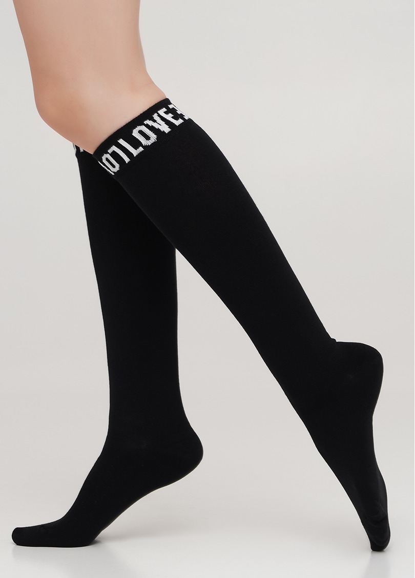 Хлопковые гольфы однотонные с текстовым узором на резинке WG1 TEXT 002 (черный)