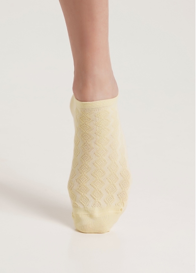 Короткі шкарпетки з плетеним візерунком WS1 SOFT BACKGROUND 003 light yellow (жовтий)