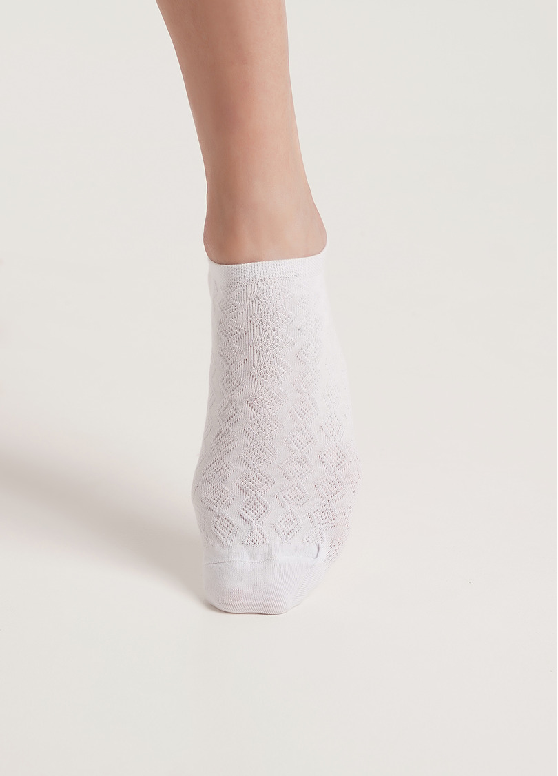 Короткие носки с плетеным узором WS1 SOFT BACKGROUND 003 white (белый)