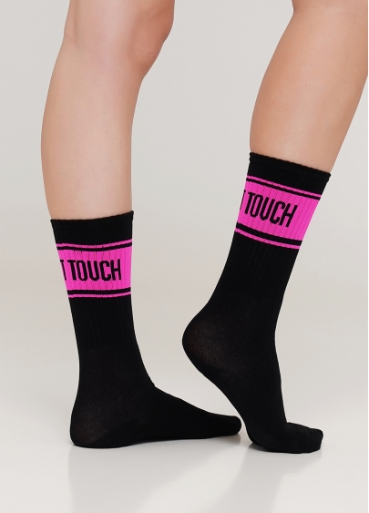 Женские высокие носки с неоновой надписью WS4 SOFT NEON 004 (черный/розовый)