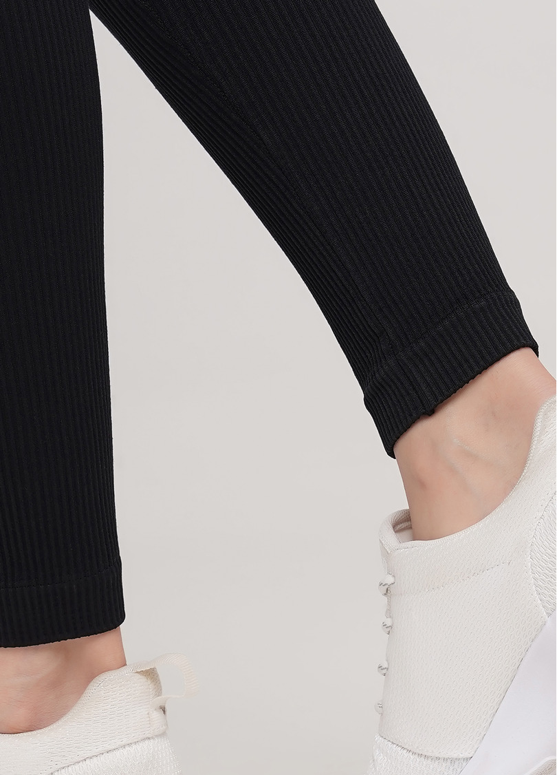 Легінси в рубчик з моделюючим швом ззаду LEGGINGS RIB (чорний)