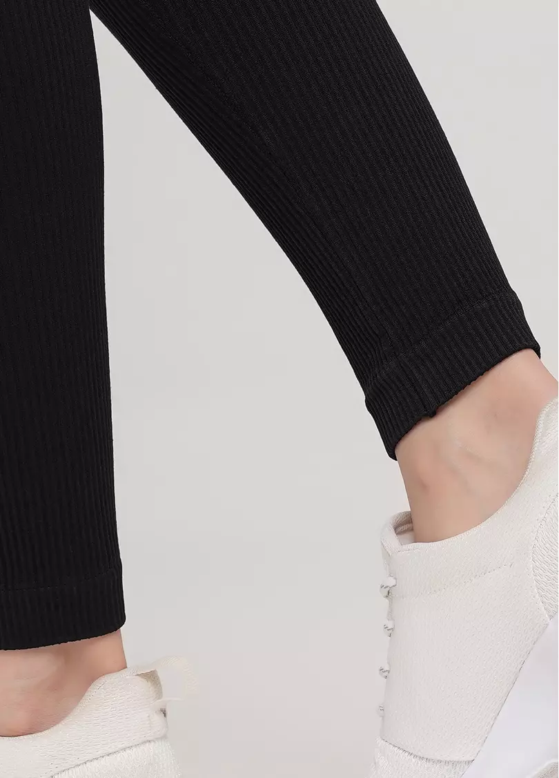 Легінси в рубчик з моделюючим швом ззаду LEGGINGS RIB (чорний)