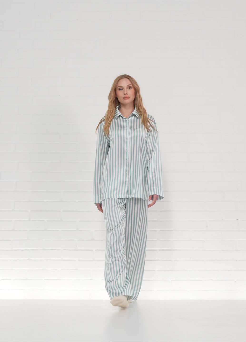 Шелковая пижама в полоску NAP QUEEN 5902/050 white/grayish teal (белый/зеленый)